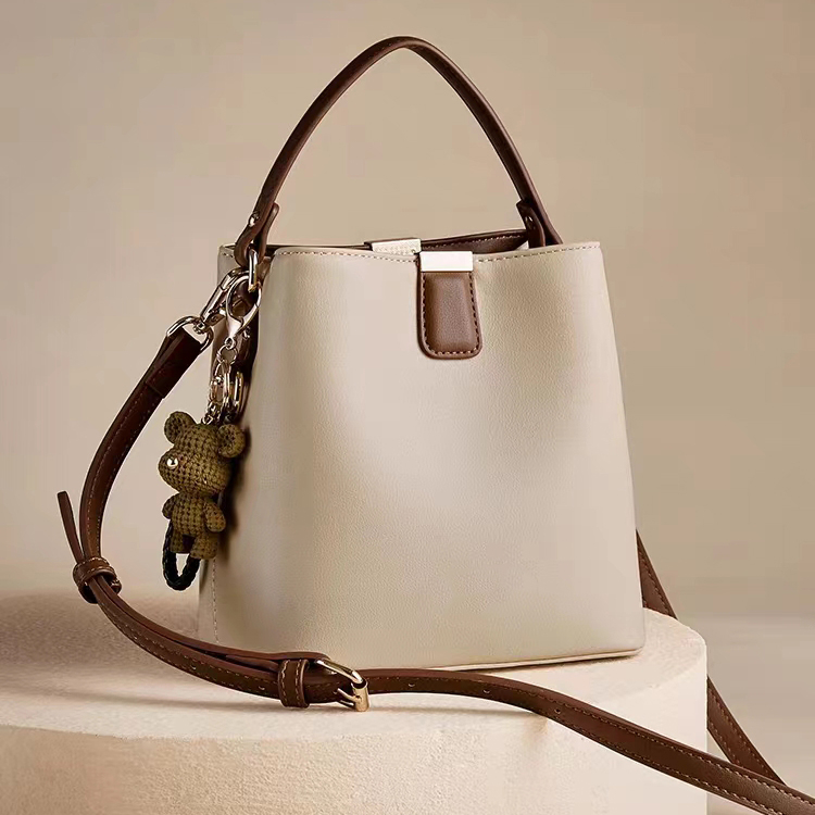 牛皮水桶包复古简约百搭秋冬新款水桶包通勤气质潮流时尚斜挎包