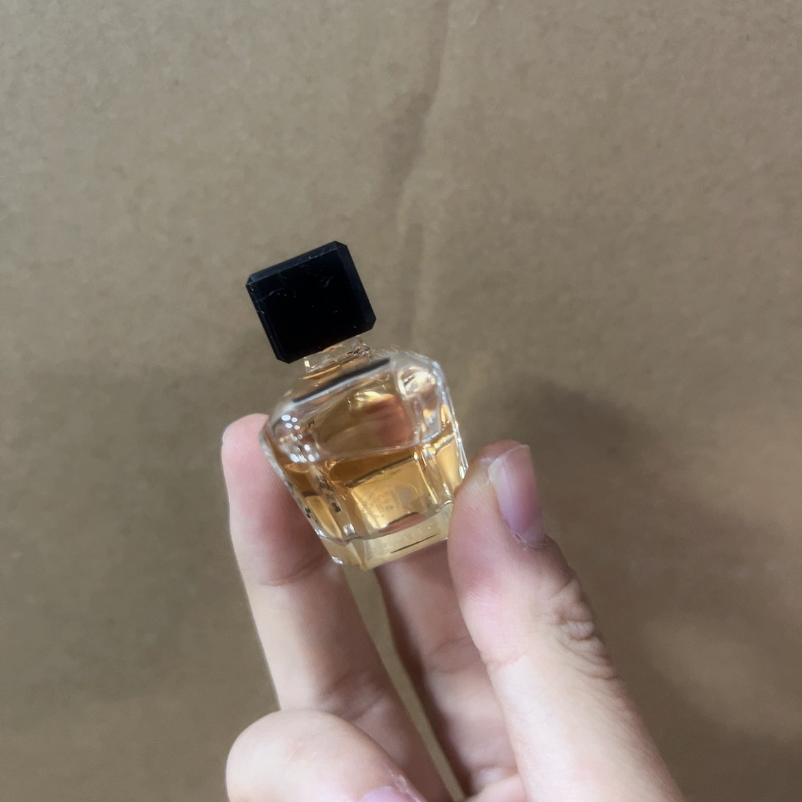 【言言分享香水】三角花果香香水