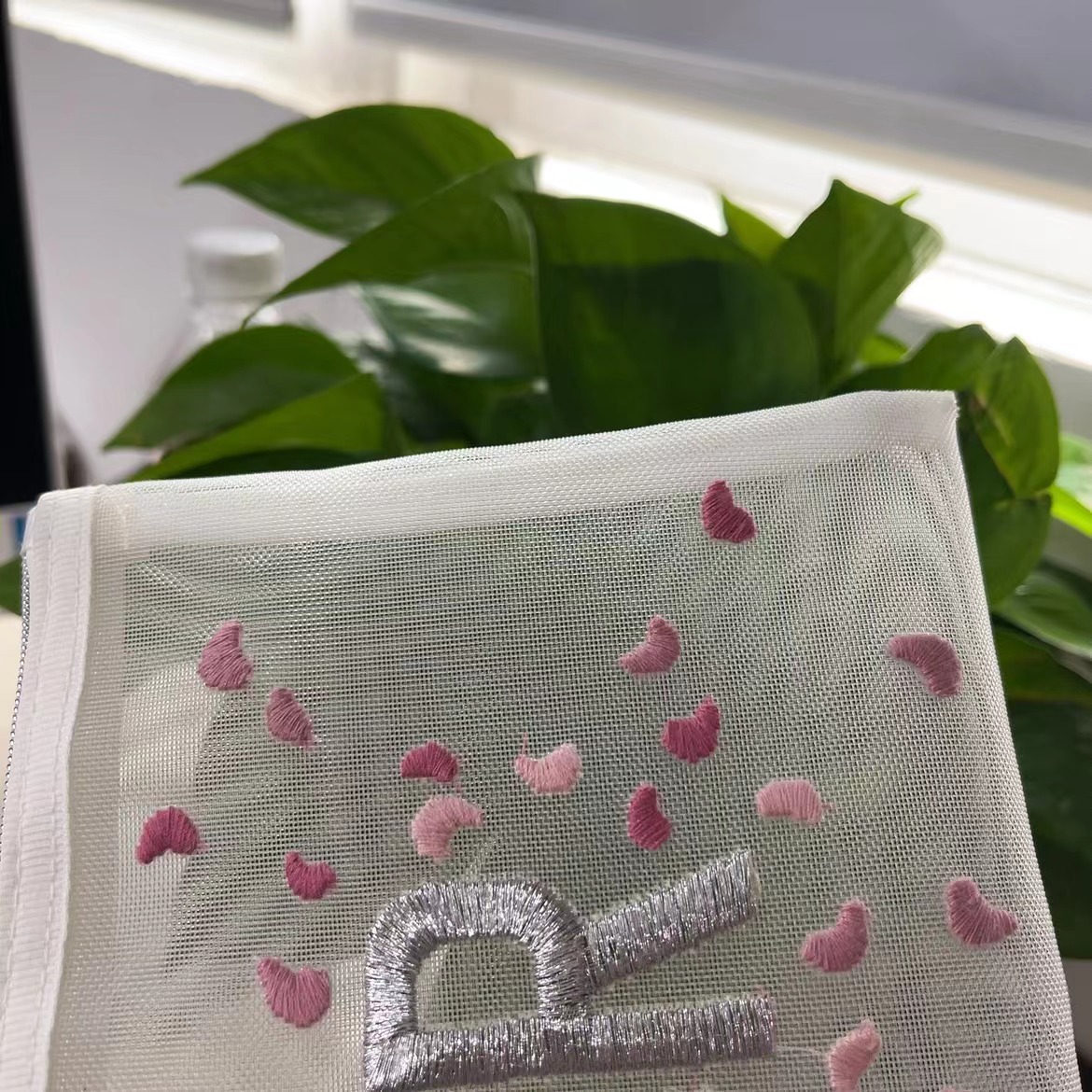 【言言分享小迪】粉色仙气爱心点网纱化妆包