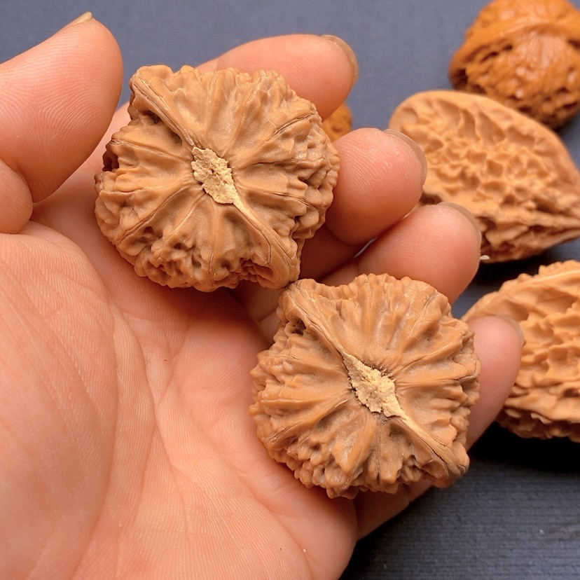 【闪购商品】文玩核桃吊坠修***沟