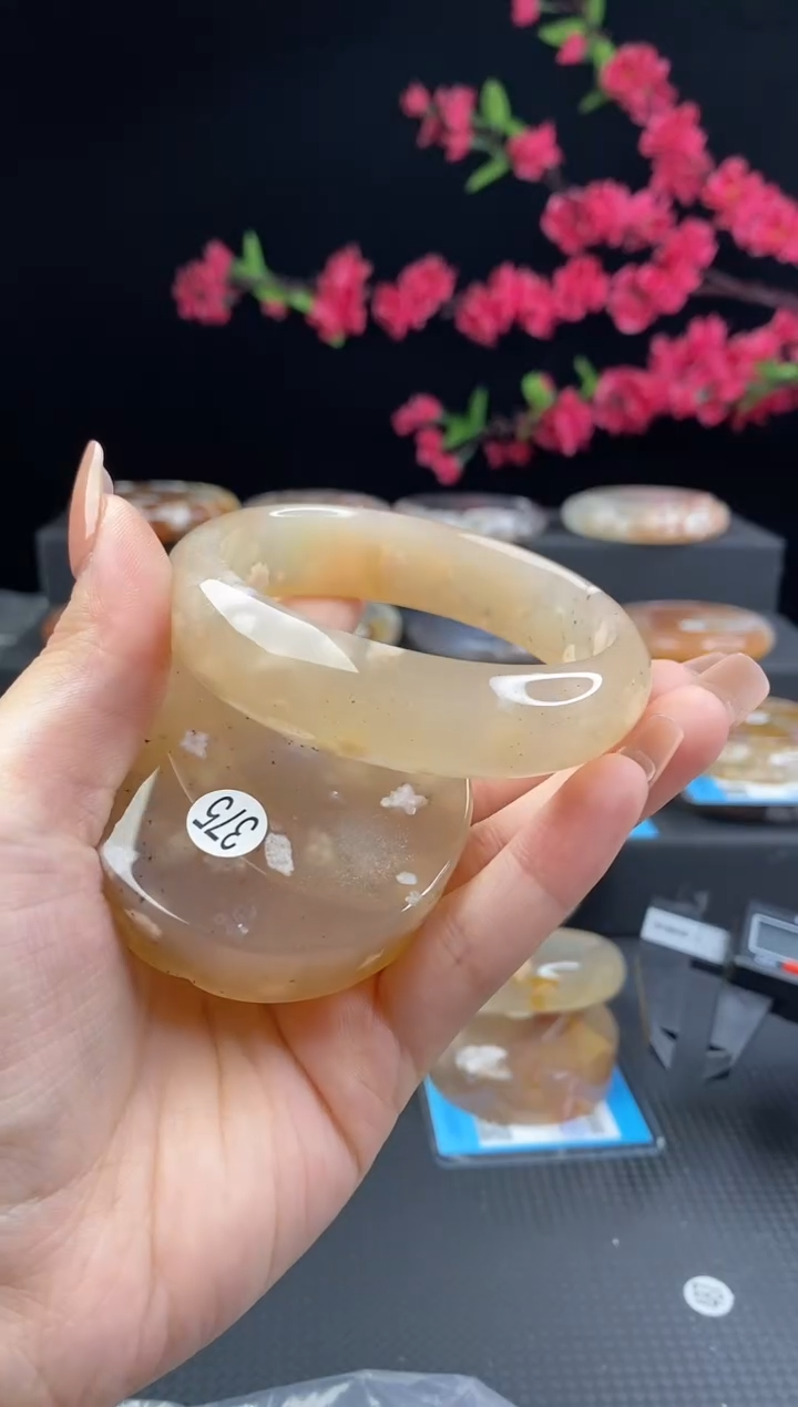 【闪购商品】石英质玉手镯（圆镯）未镶嵌56