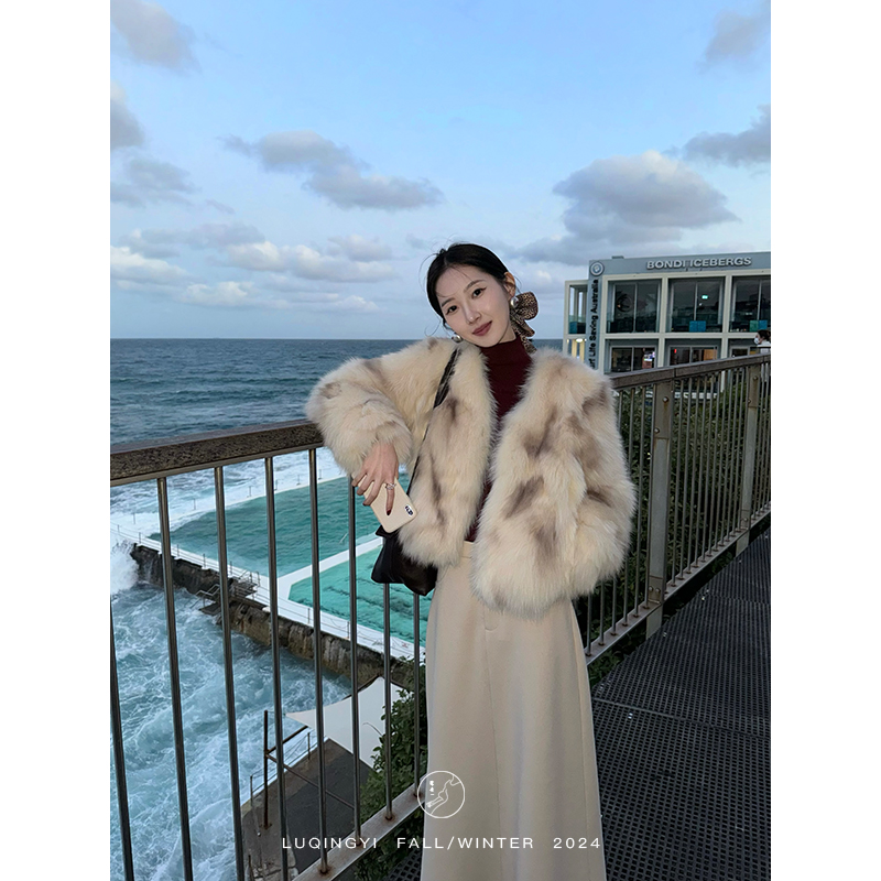 鹭青一原创【风潇】狐狸毛皮草女冬新款高奢V领短款外套L24P0519L