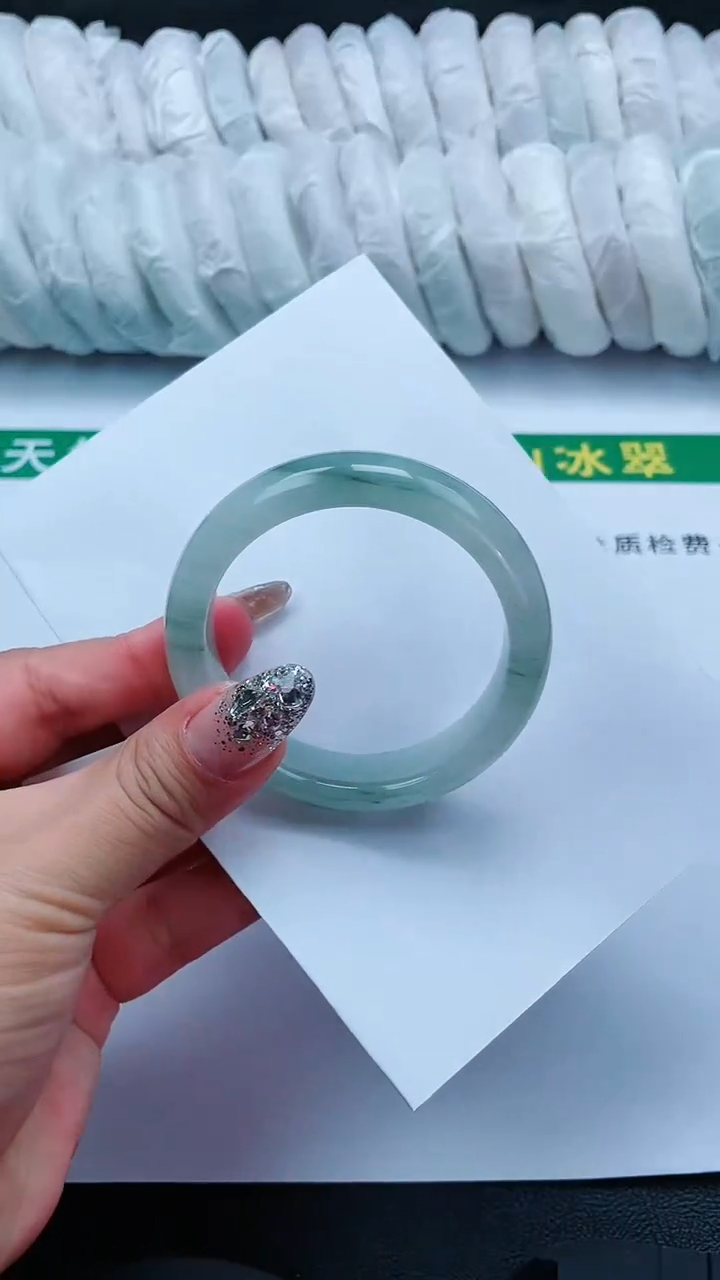 【闪购商品】石英质玉手镯未镶嵌232