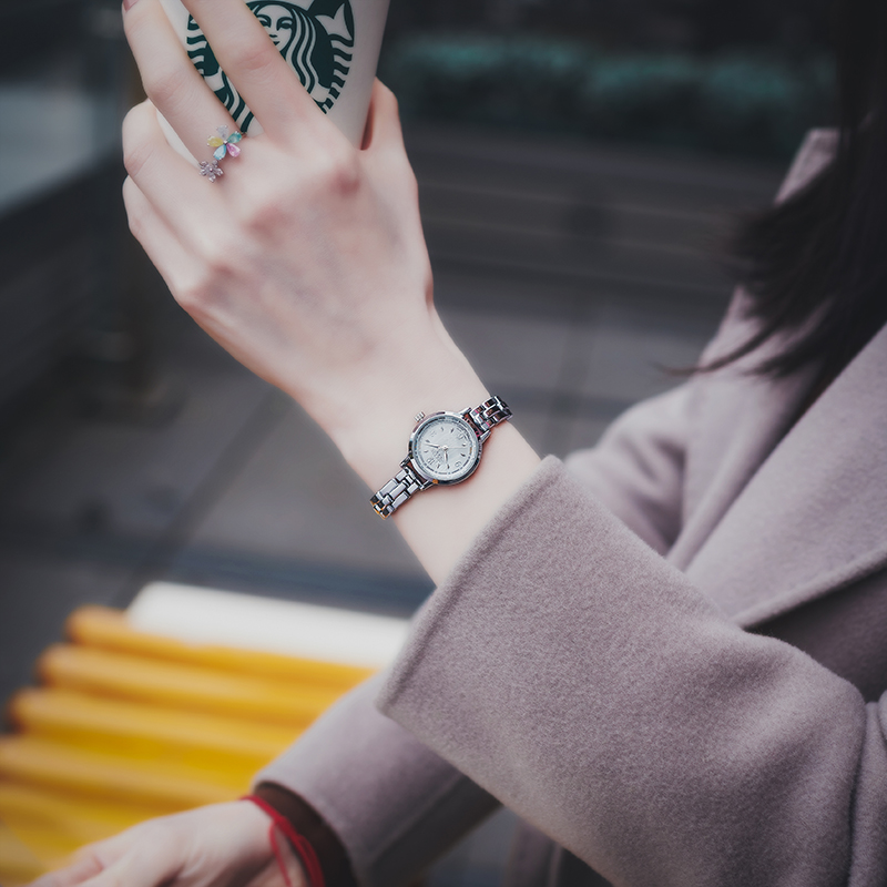 【官方热卖】聚利时手表女款2025年爆款简约防水小众网红轻奢石英表