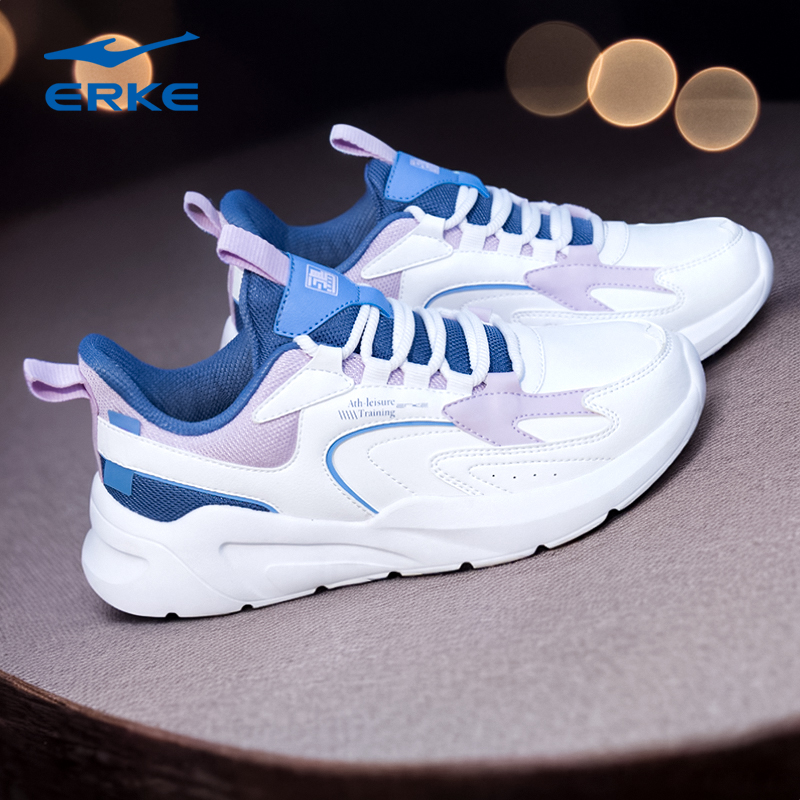 鸿星尔克运动鞋女2025新款秋季妈妈鞋子女鞋皮面防水复古休闲鞋女