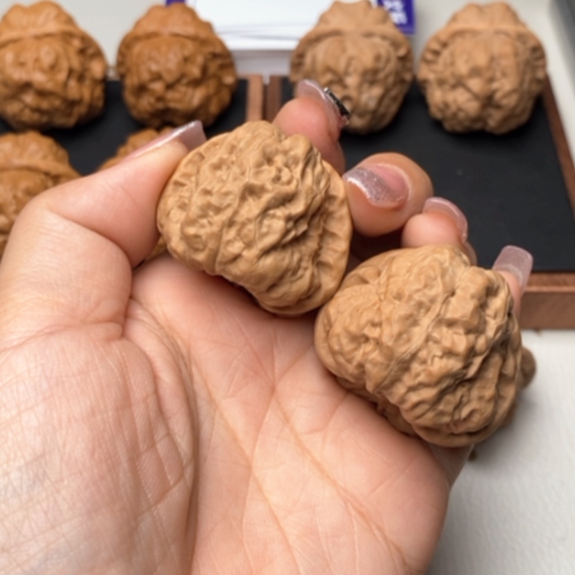 【闪购商品】文玩核桃吊坠奥*奥328