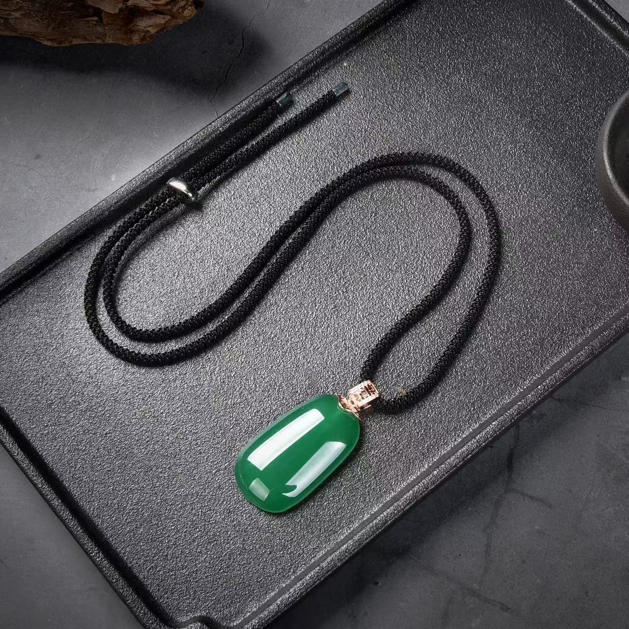 平安无事牌 吊坠  玛瑙 带礼盒 CKR333