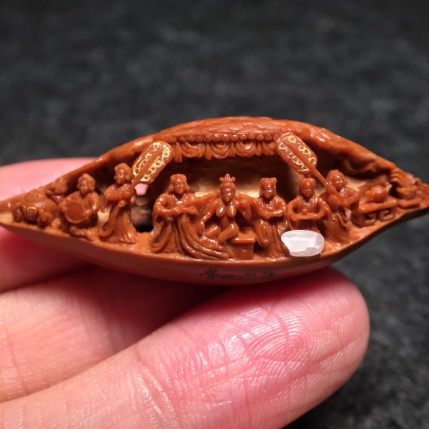 橄榄核雕刻单籽贵妃出浴 核舟记款手工微雕摆件