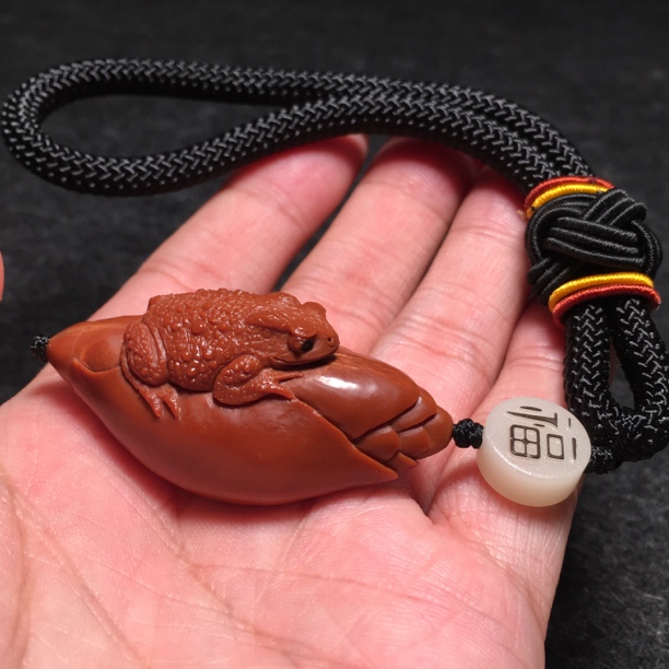 橄榄核雕刻单籽金蟾 苏工手工文玩雕刻手把件摆件