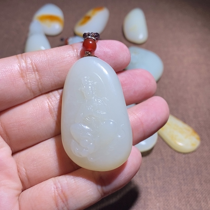 和田玉挂件未镶嵌无*。