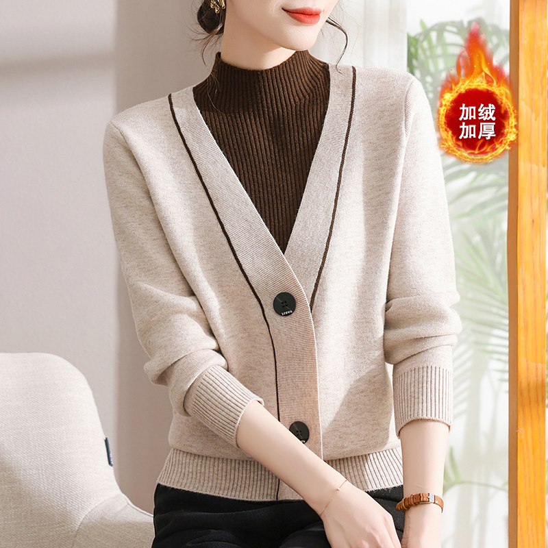 秋冬妈妈装假两件毛衣针织衫中老年人冬季加绒加厚保暖内搭打底衫