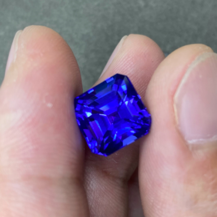 天然皇家蓝级坦桑石7.96ct全净无瑕火彩好经典阿斯切蓝色干净精品