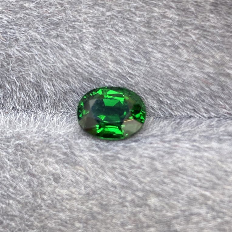 天然沙弗莱石榴石1.95ct阿鲁沙卡扎尼绿全净无瑕满火彩干净绿色