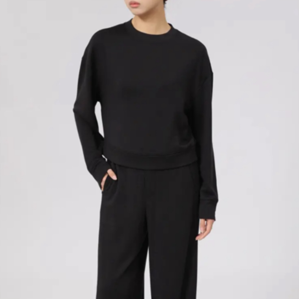 北京阿玛施530027新款简约时尚宽松冬季百搭圆领显瘦长袖上衣女