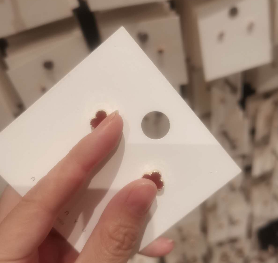铜合金耳饰 韩国购 四个叶子的耳钉
