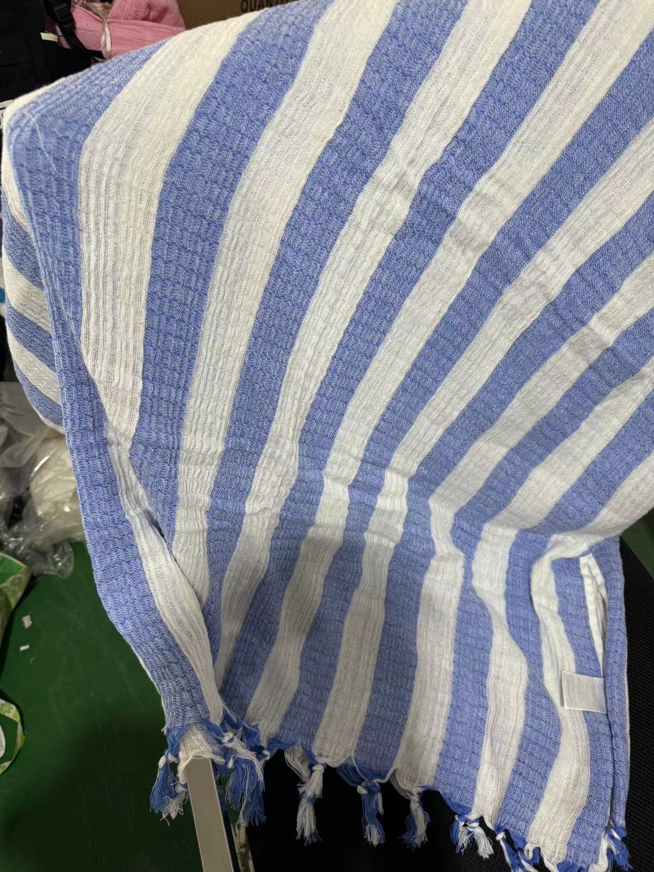 外贸蓝白色条纹纯棉浴巾尺寸约100*160微瑕介意勿拍