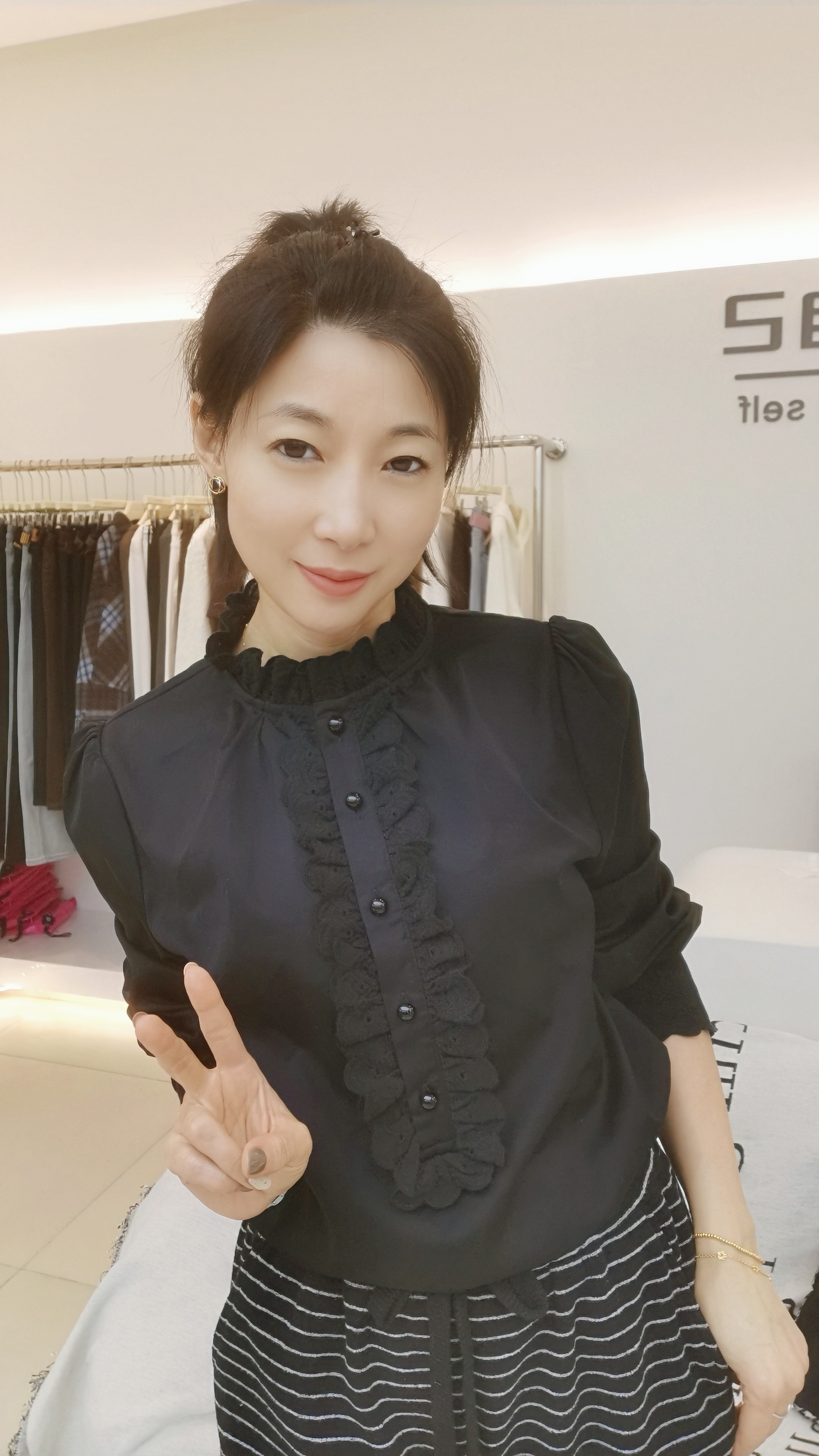 新年款，轻奢小众衬衫。