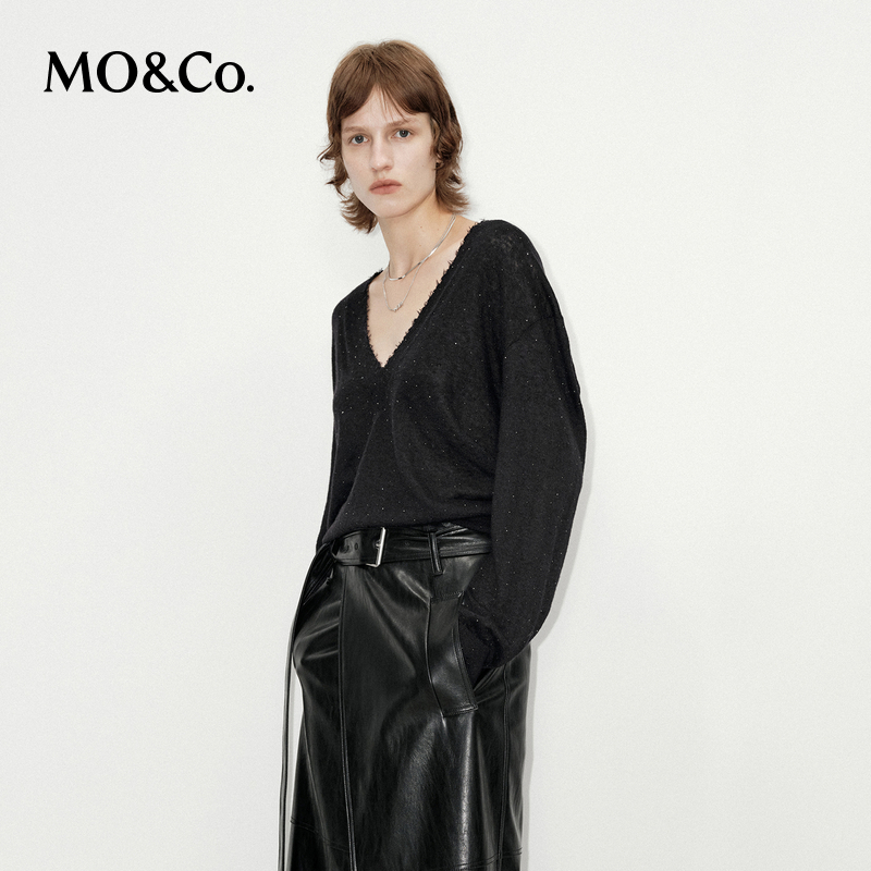 MOCO针织衫冬婴驼绒绵羊毛烫钻轻暖大V领烂边MBD4SWT008