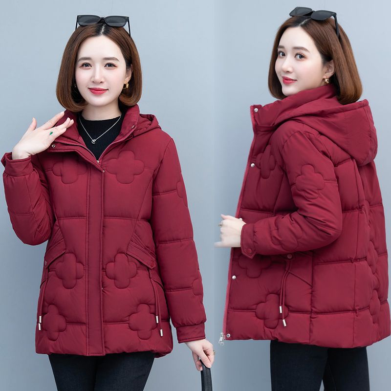 波司澄羽绒服女新款户外休闲新款百搭潮流中老年短款小个子休闲