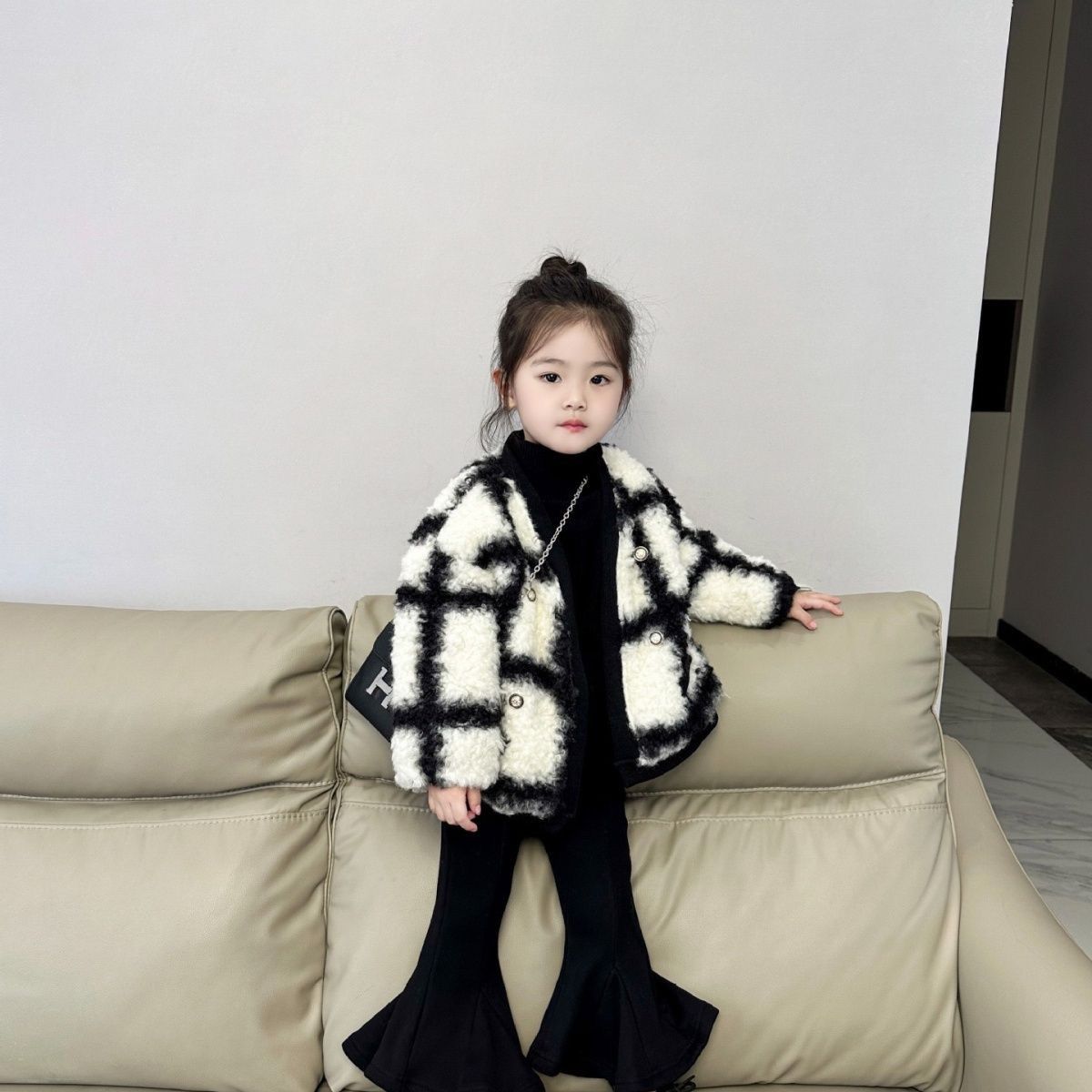 巴拉甄选女童秋冬装外套2023儿童洋气韩版宝宝格子羊羔毛加绒加厚