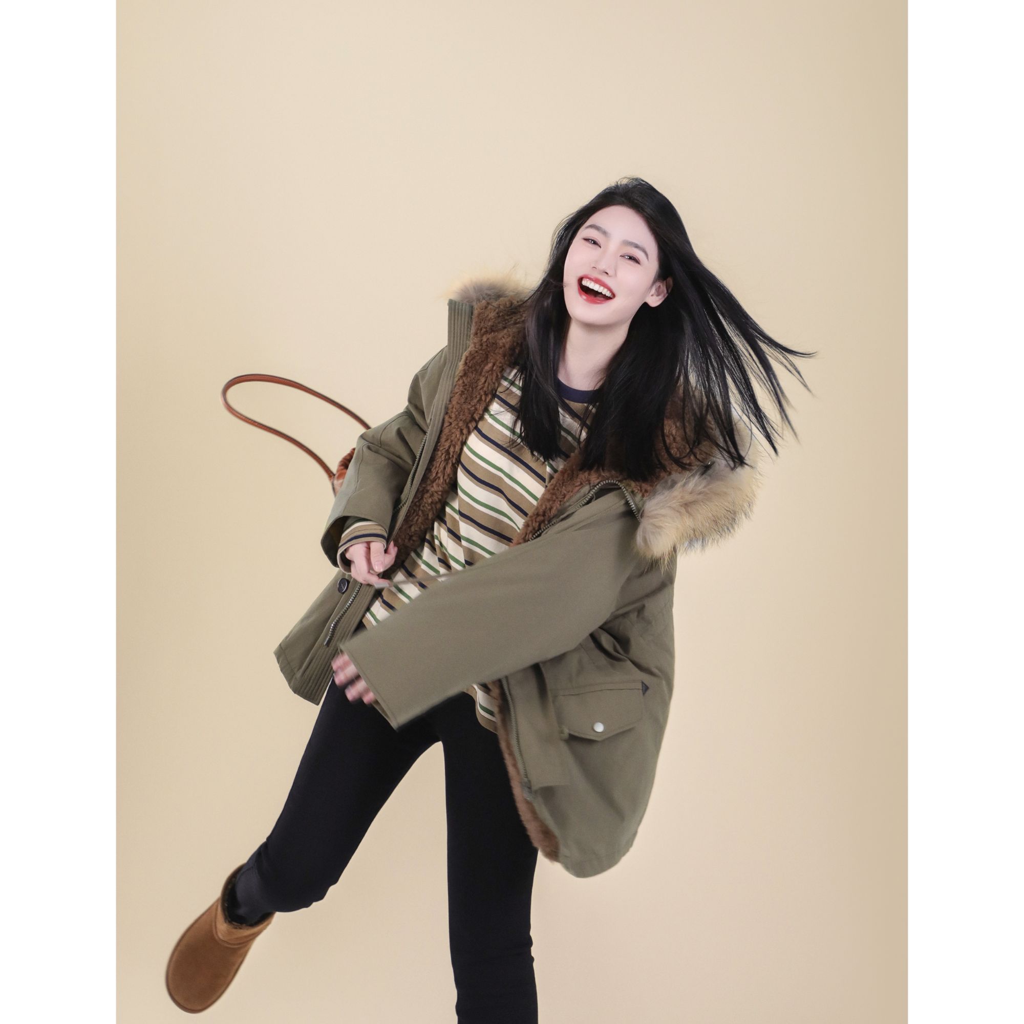 今婷【炸款不退换】加厚大毛领连帽工装派克羽绒服外套-M24406309