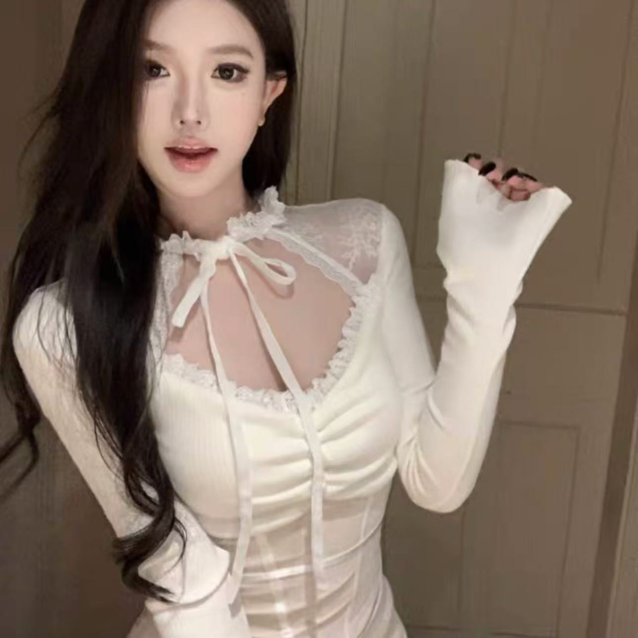 蕾丝拼接挂脖长袖T恤女秋季收腰修身内搭纯欲风辣妹性感上衣合集