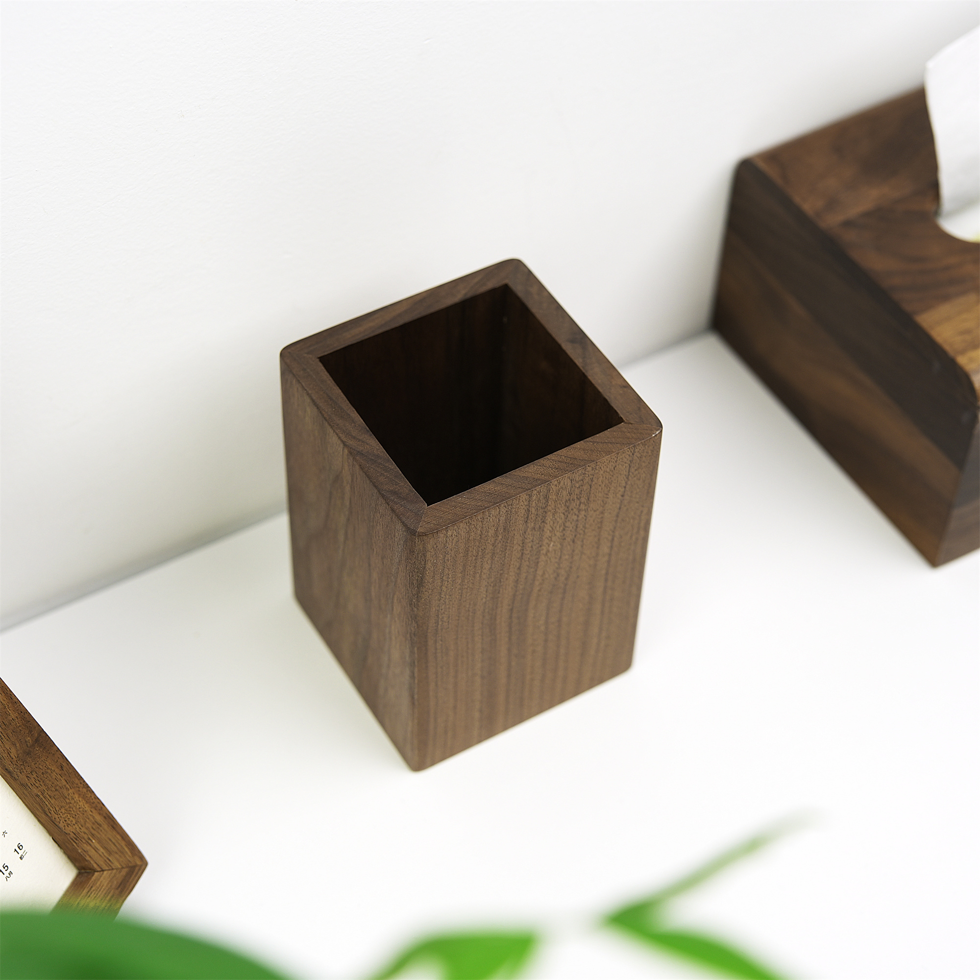【新品 收纳桶】北美黑胡桃方形笔筒约8-11-1cm 化妆桶 木质 家用