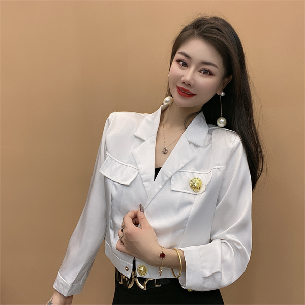 新款洋气翻领纹理感醋酸短外套名媛气质西服