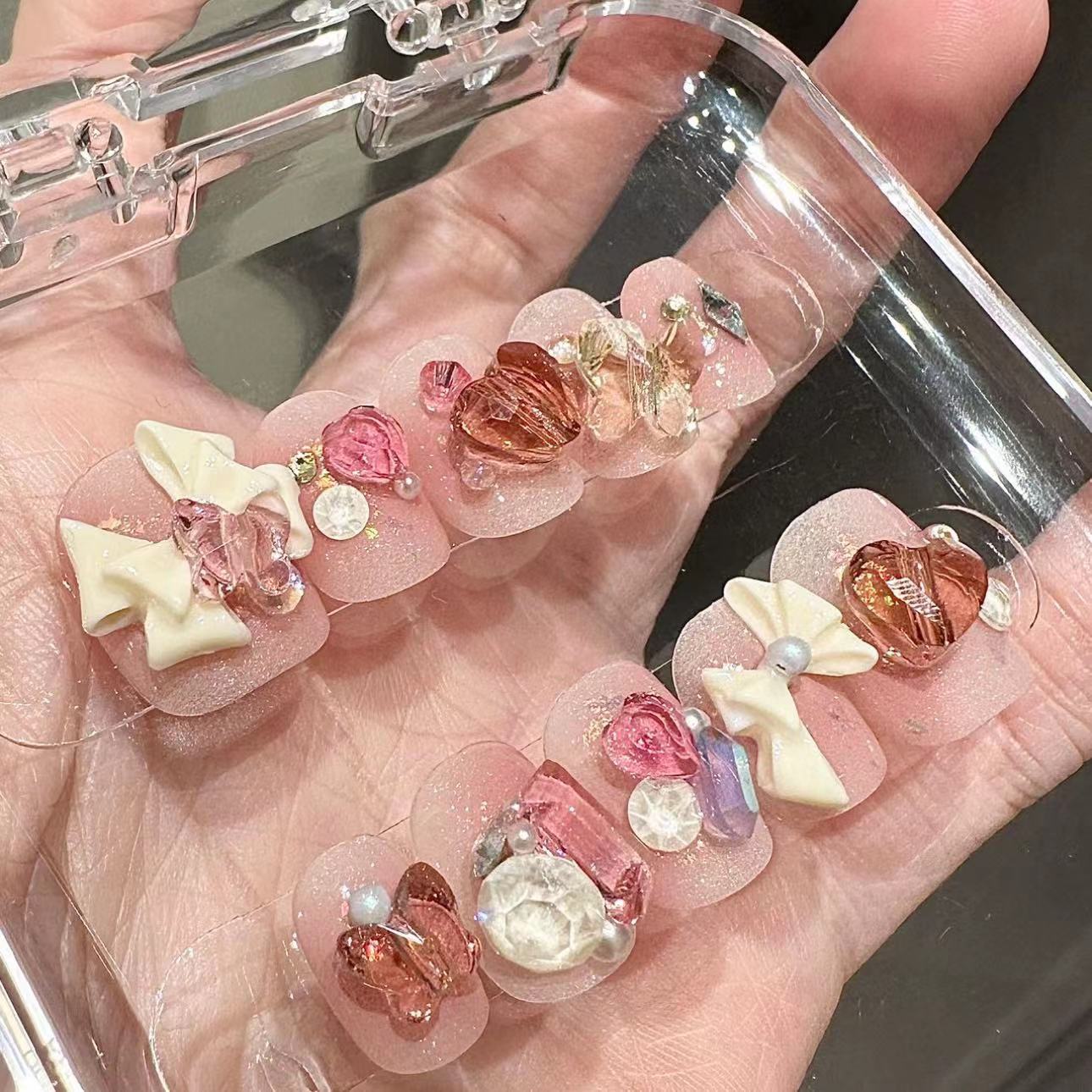 【毛利美甲事务所】魔法药水 短甲版 施华洛粉透底钻穿戴甲片定制