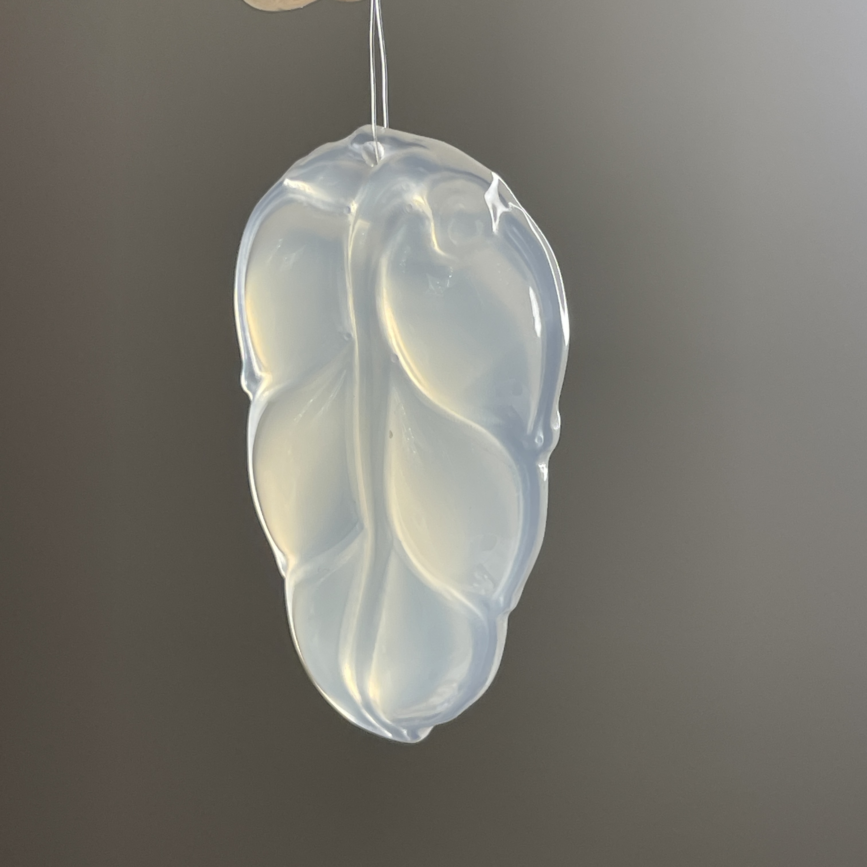 Chow Tai Seng/周大生玉髓挂件叶子编绳挂件男女士通用荔枝冻送礼