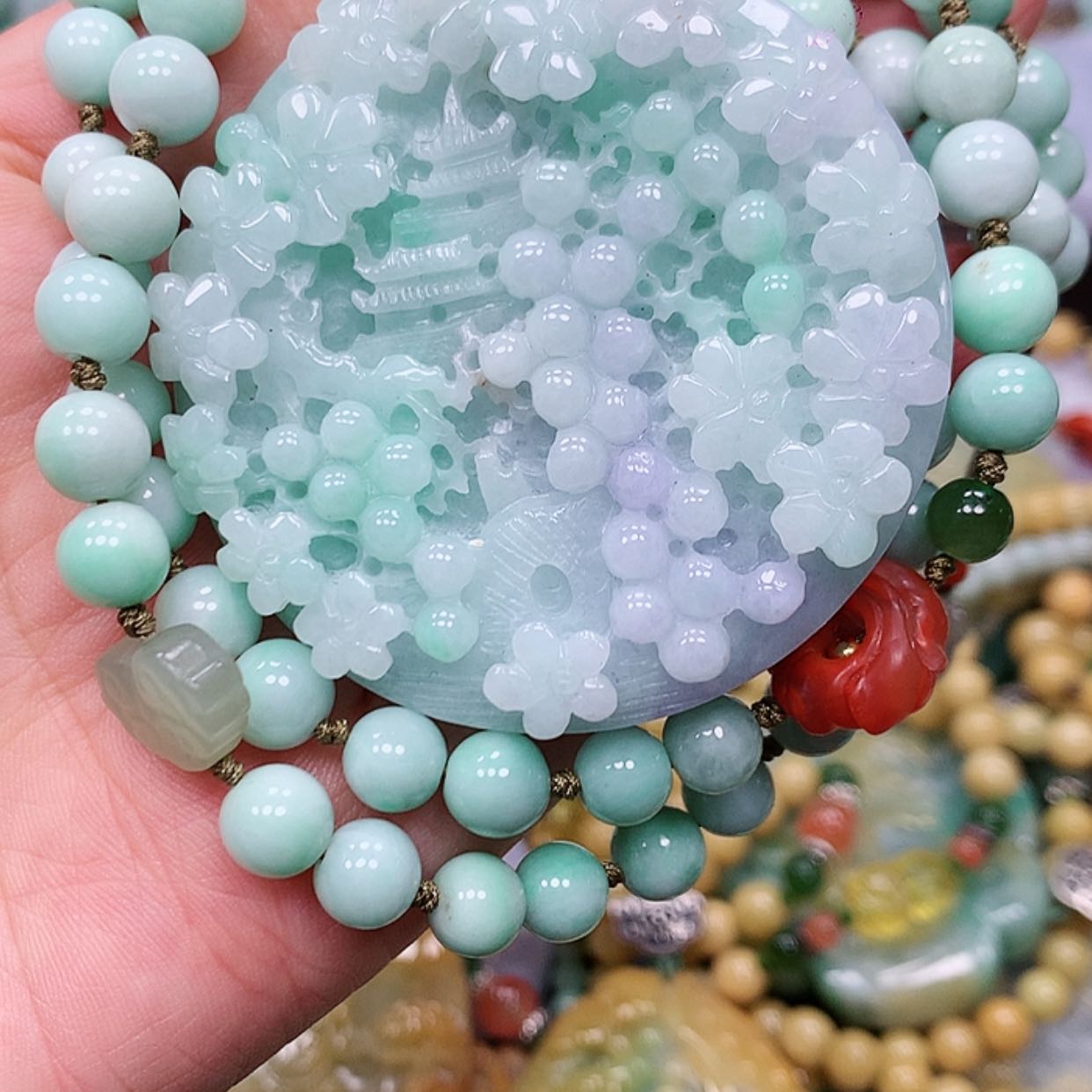 【闪购商品】定制翡翠未镶嵌草***吻