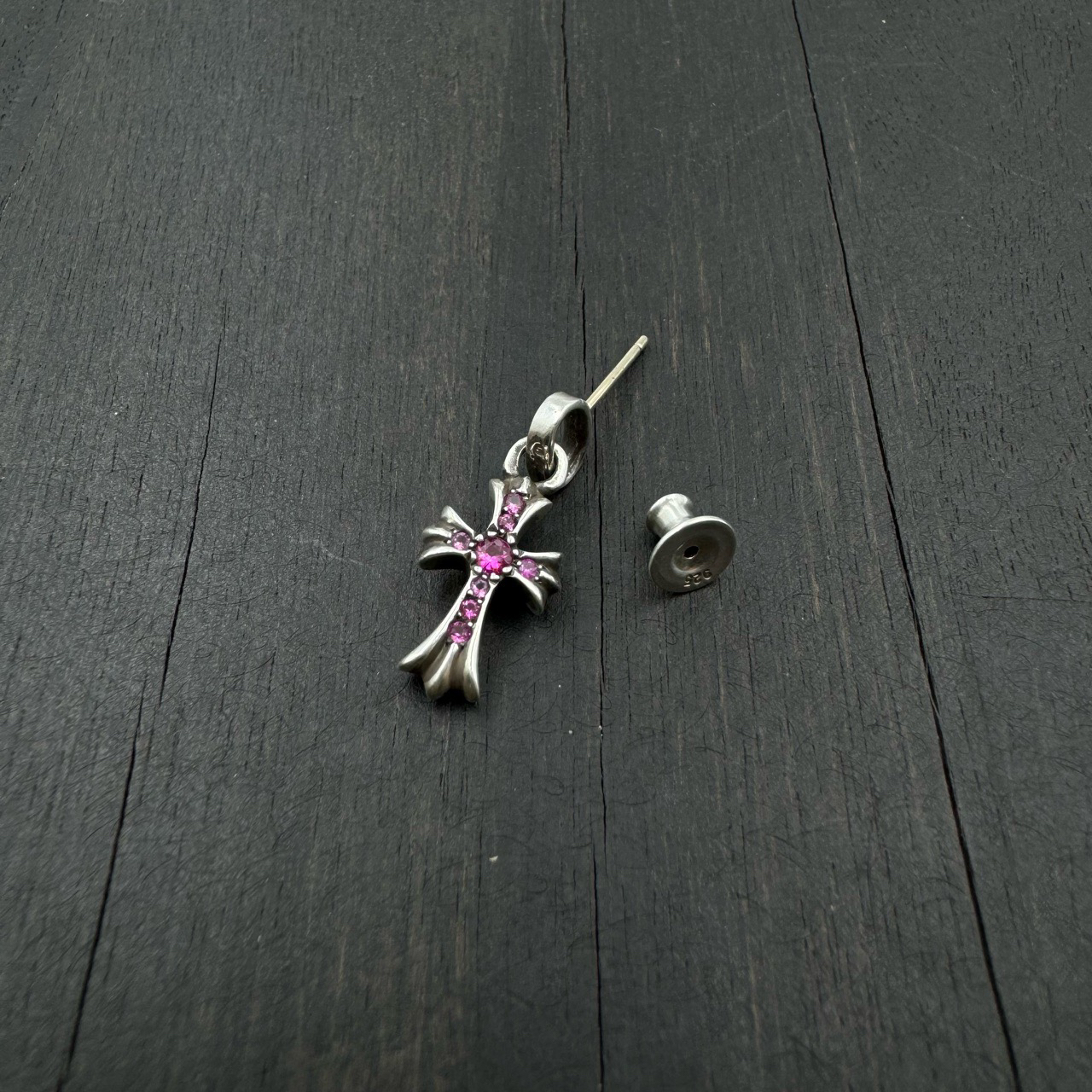 未使用 克罗心 Chrome Hearts 粉钻babyfat耳钉