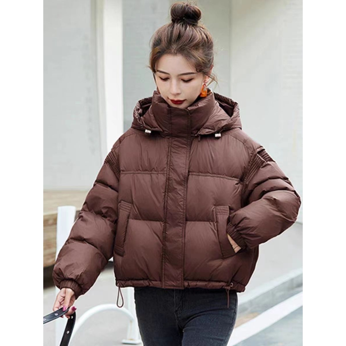 2023新款冬季韩版时尚宽松显瘦咖色连帽短款羽绒服90白鸭绒外套女