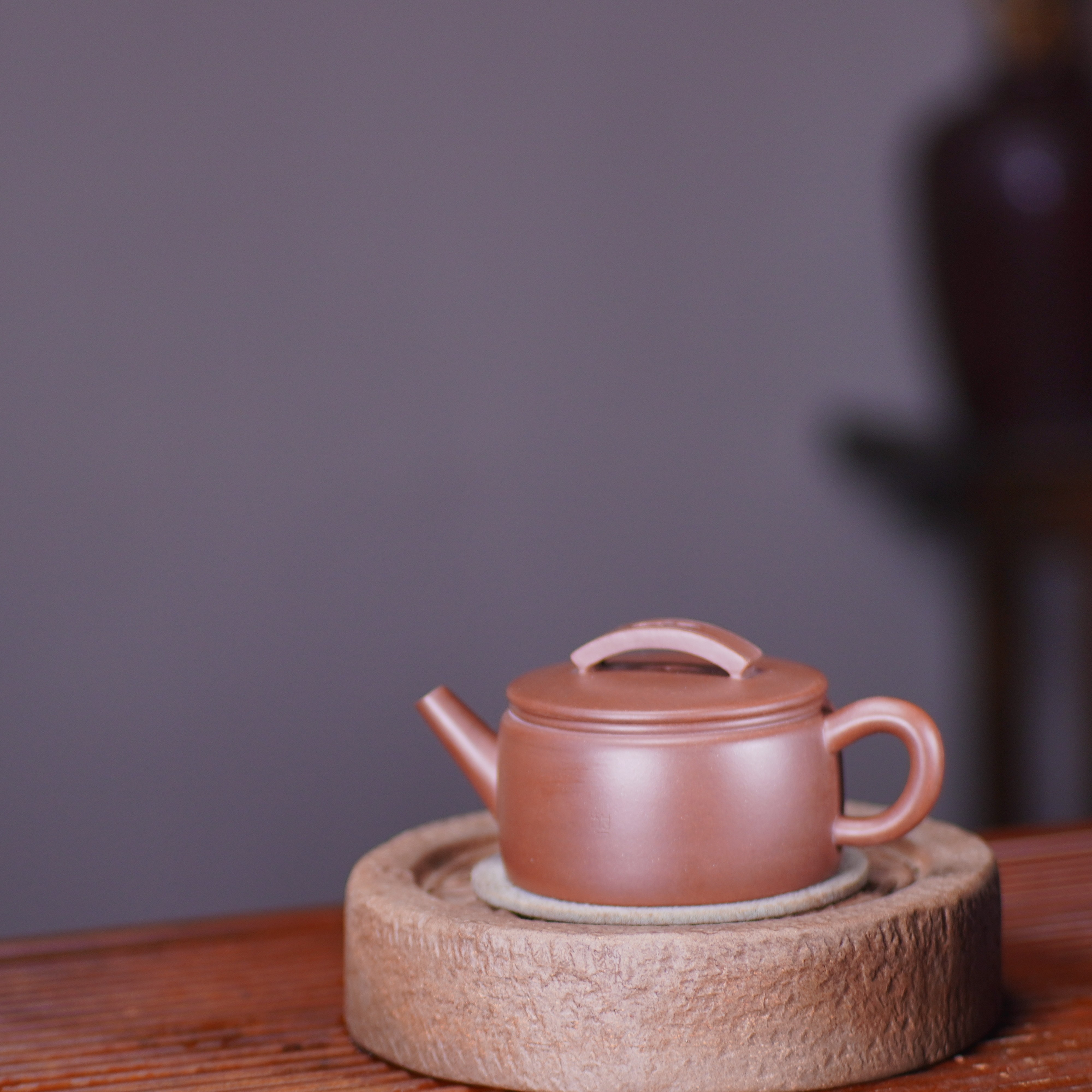 旭壶山房，汉瓦壶，紫泥(文某泥），125cc左右