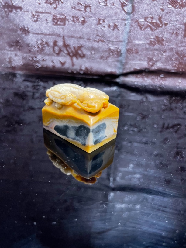 昌化石印章巧色冻石印钮