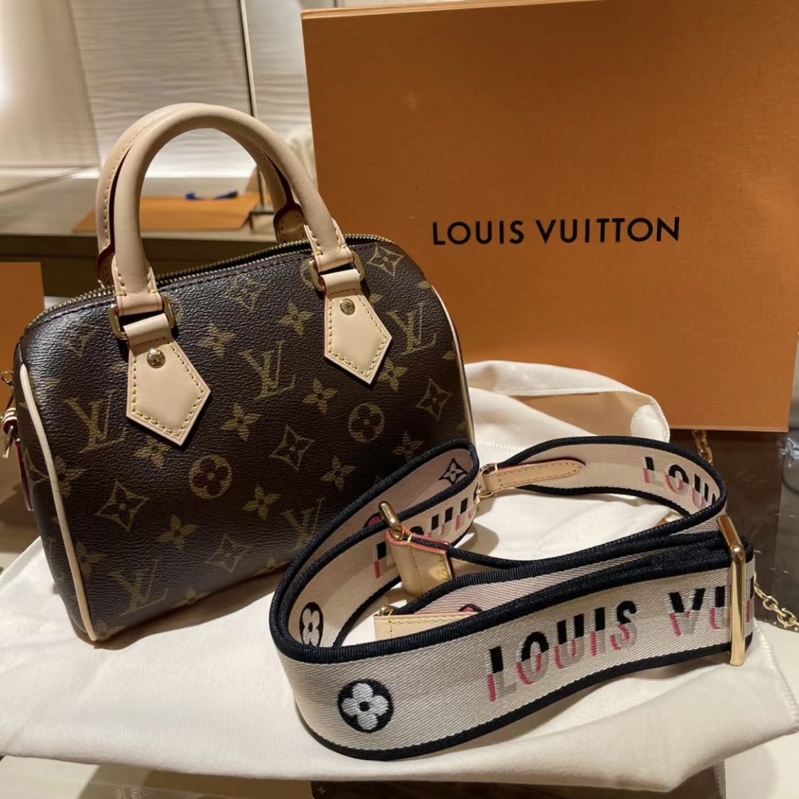 99新 LouisVuitton/路易威登 思思/sp20现代款