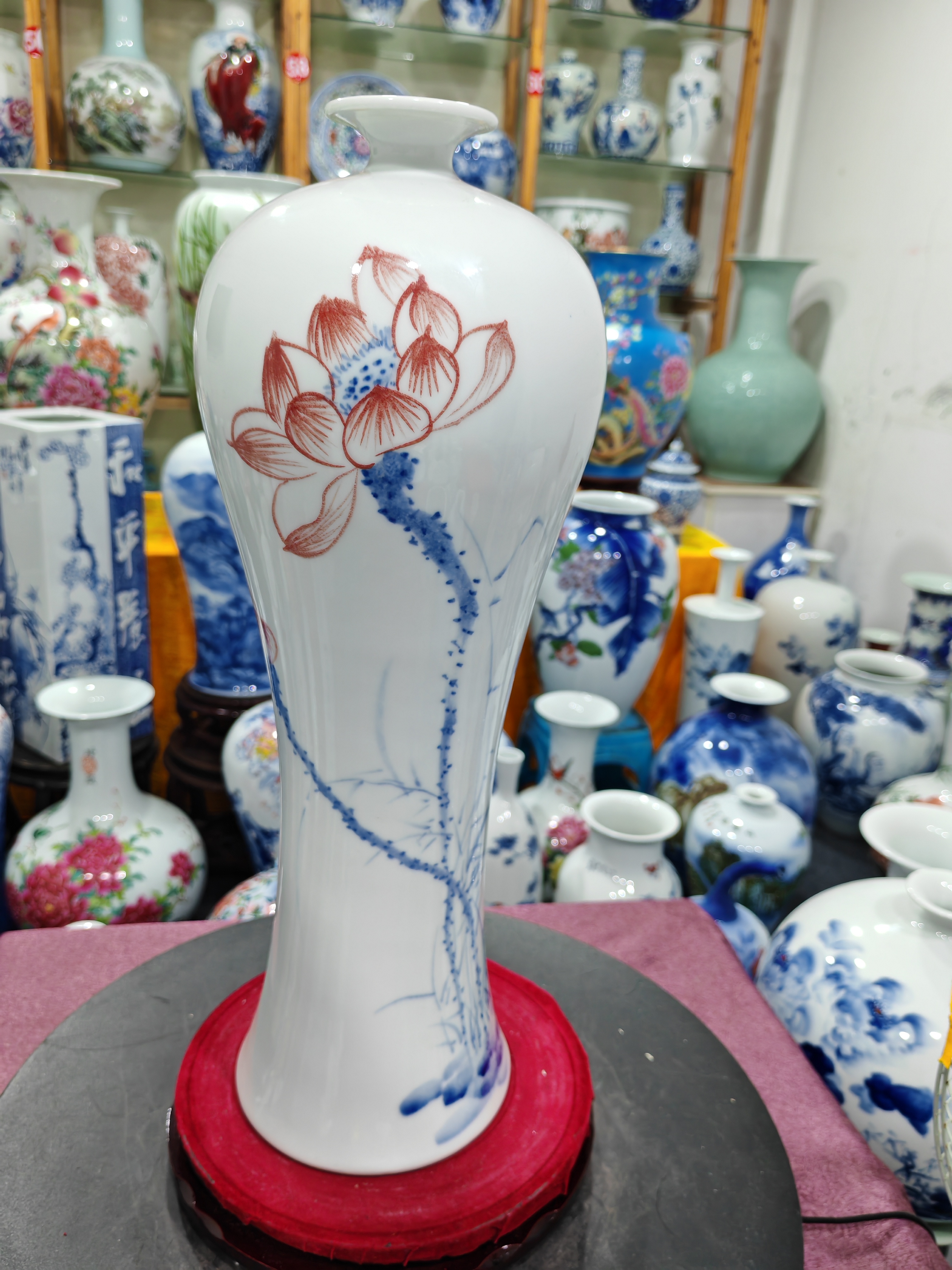 景德镇陶瓷荷塘情趣的梅瓶