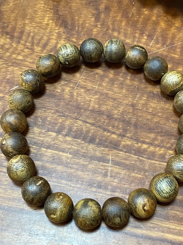 沉香白棋楠卡9手串，瑕疵品