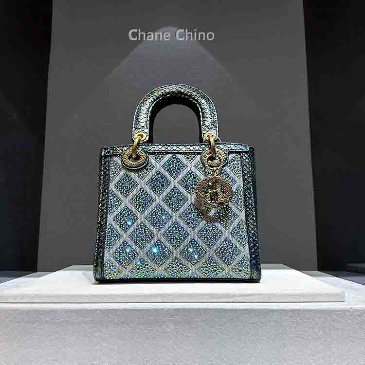 香港品牌菱格满钻戴妃包包女2025新款时尚轻奢小包百搭手提斜挎包