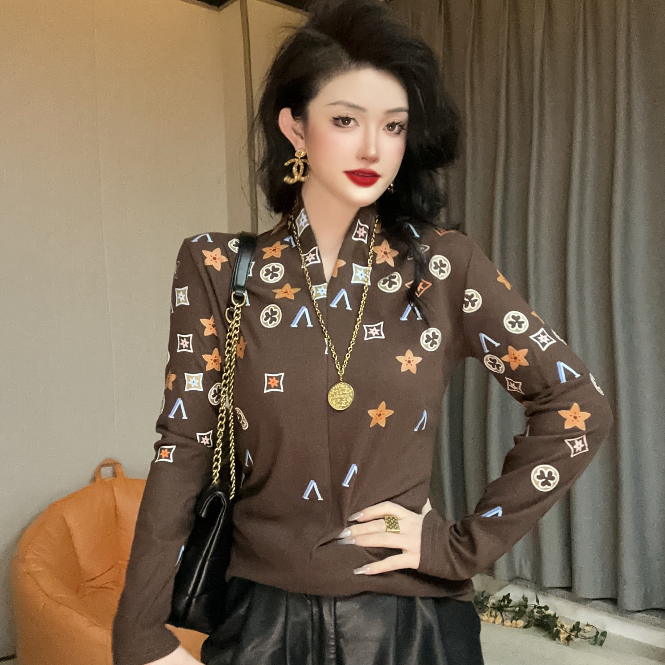 E70【磨毛保暖】棕色V领重工印花长袖百搭t恤加绒上衣保暖打底女