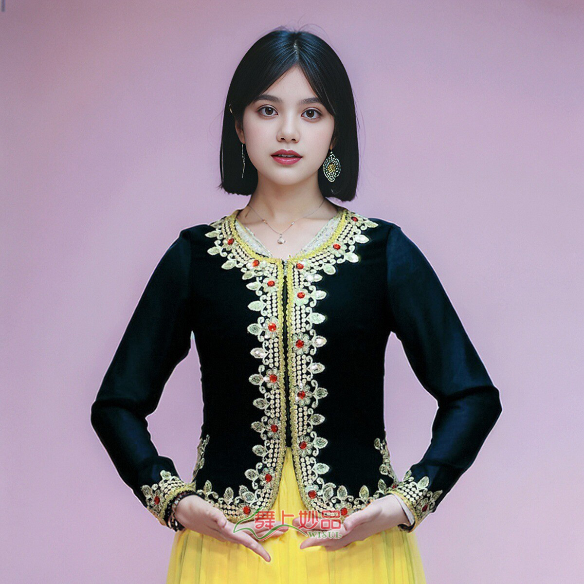 舞上妙品新疆民族舞蹈演出服装金丝绒上衣广场舞台服饰外挂