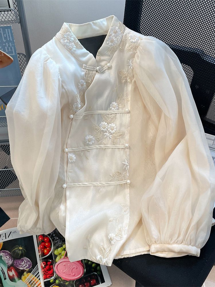 小众衣服设计感高级重工刺绣小衫新中式宫廷风盘扣杏色衬衫女春季