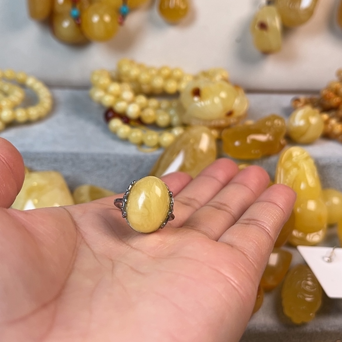 【闪购商品】琥珀颈饰未镶嵌