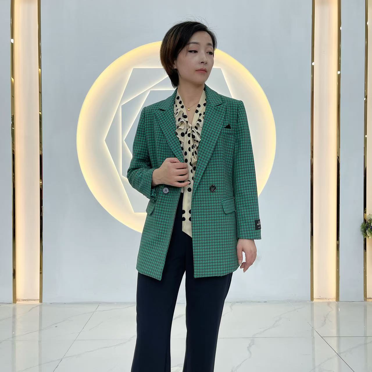 【Z157】新款女士百搭韩版格子修身显瘦时尚洋气西服风衣外套