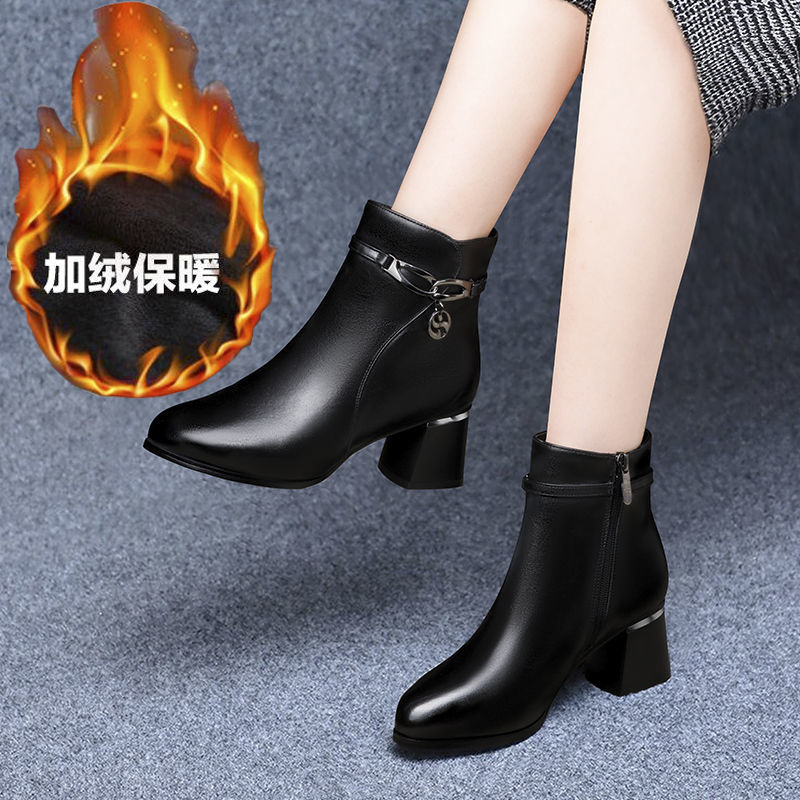 红蜻蜓牌软皮短靴女秋冬2023单靴短筒加绒皮鞋马丁靴子中跟女鞋子