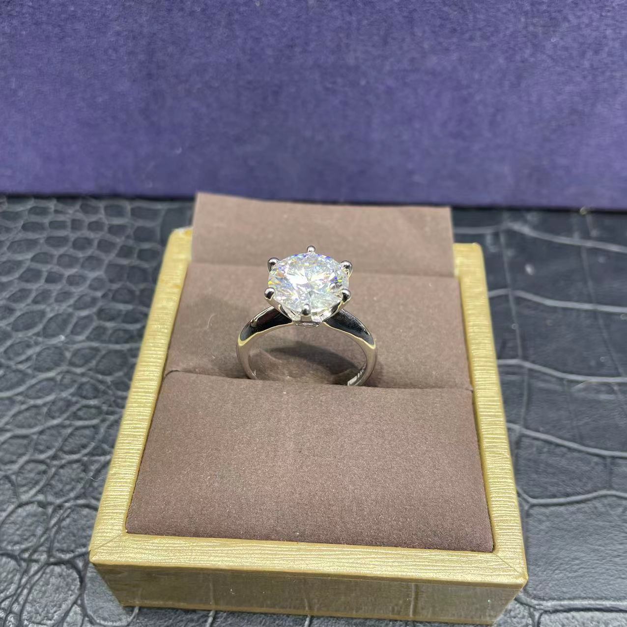 带包装戒指 T家六爪戒指天花板五克拉5ct-H