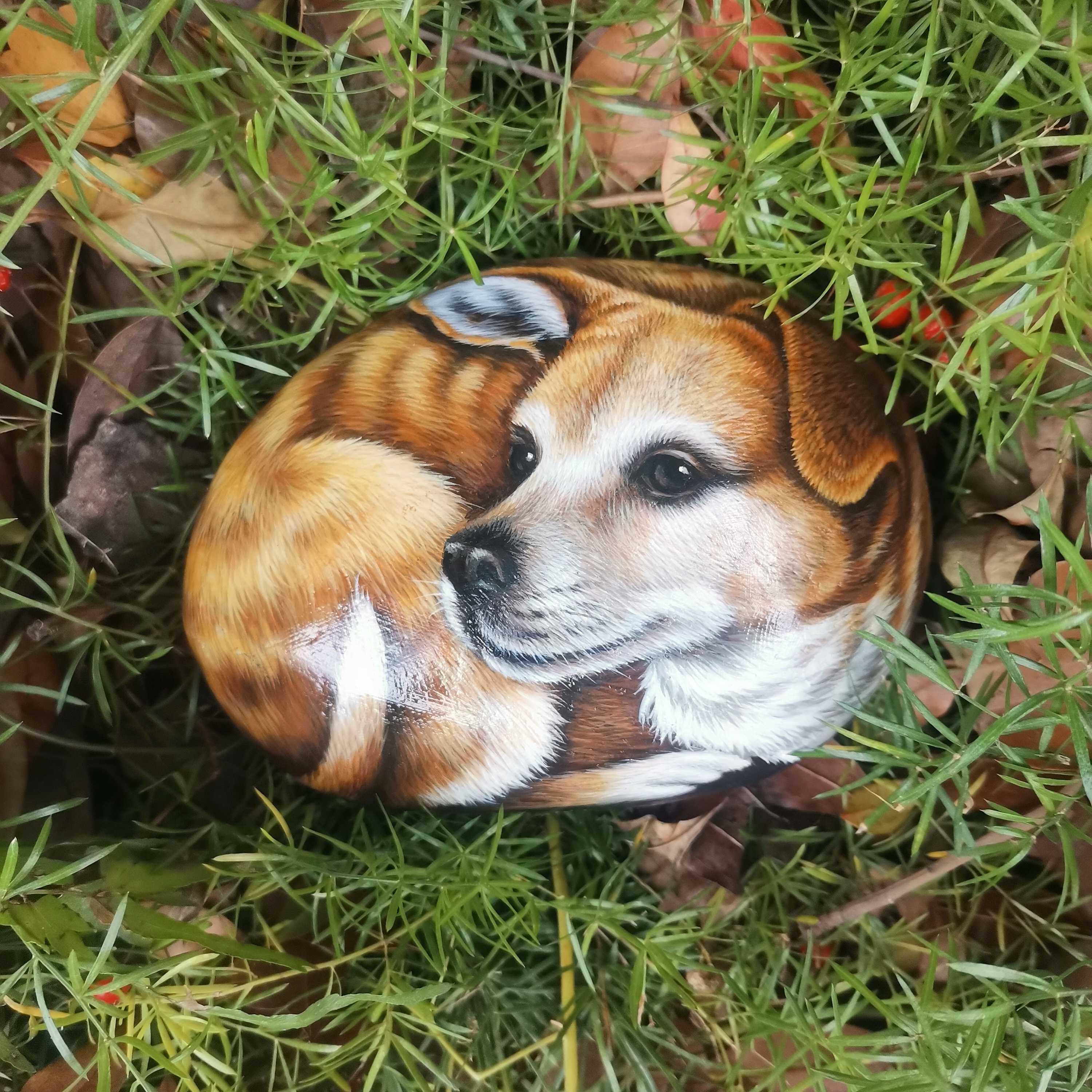 石头画黄狗，富贵旺财，忠诚，陪伴友爱，手绘，创意摆件，十二生肖