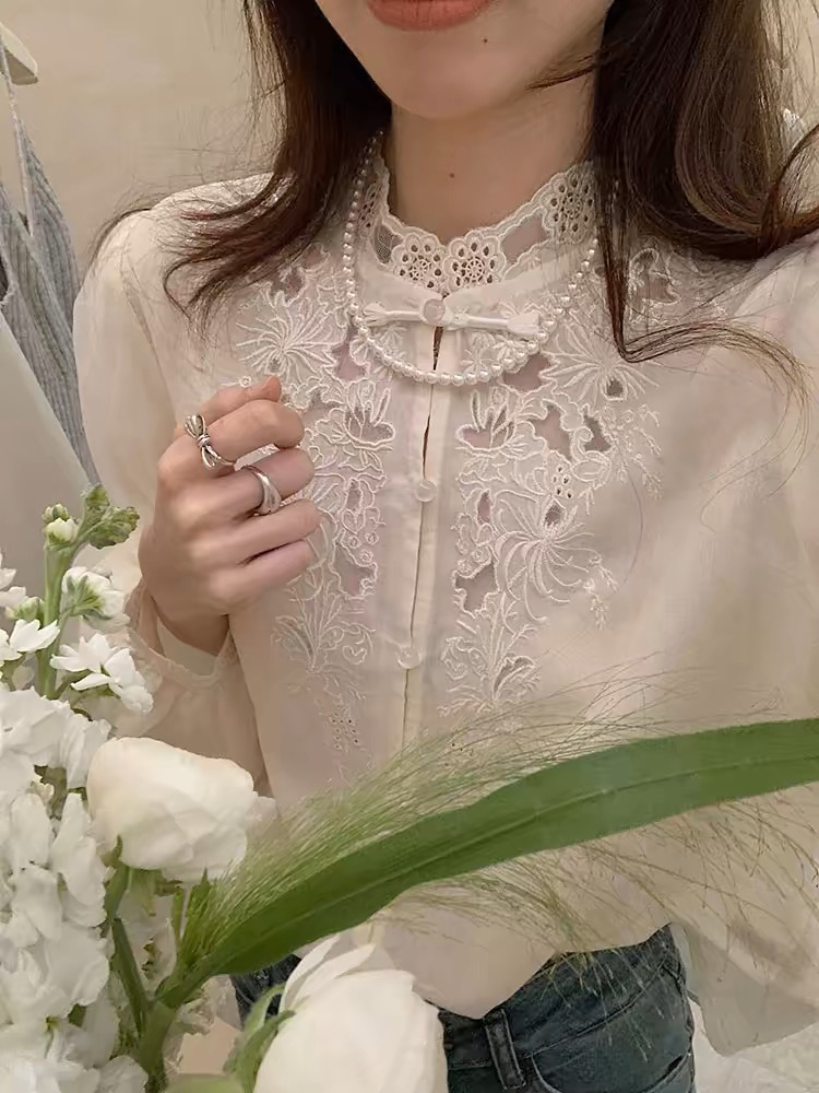 春秋2024新款小衫新中式国风上衣贵夫人洋气打底衫白色镂空衬衫女