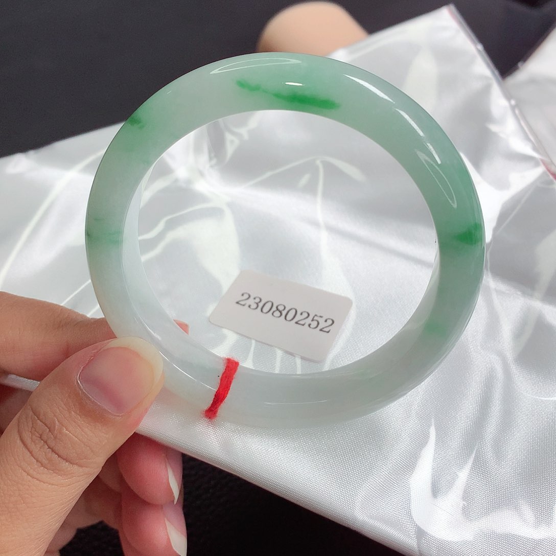 翡翠手镯未镶嵌天然缅甸A货翡翠手镯