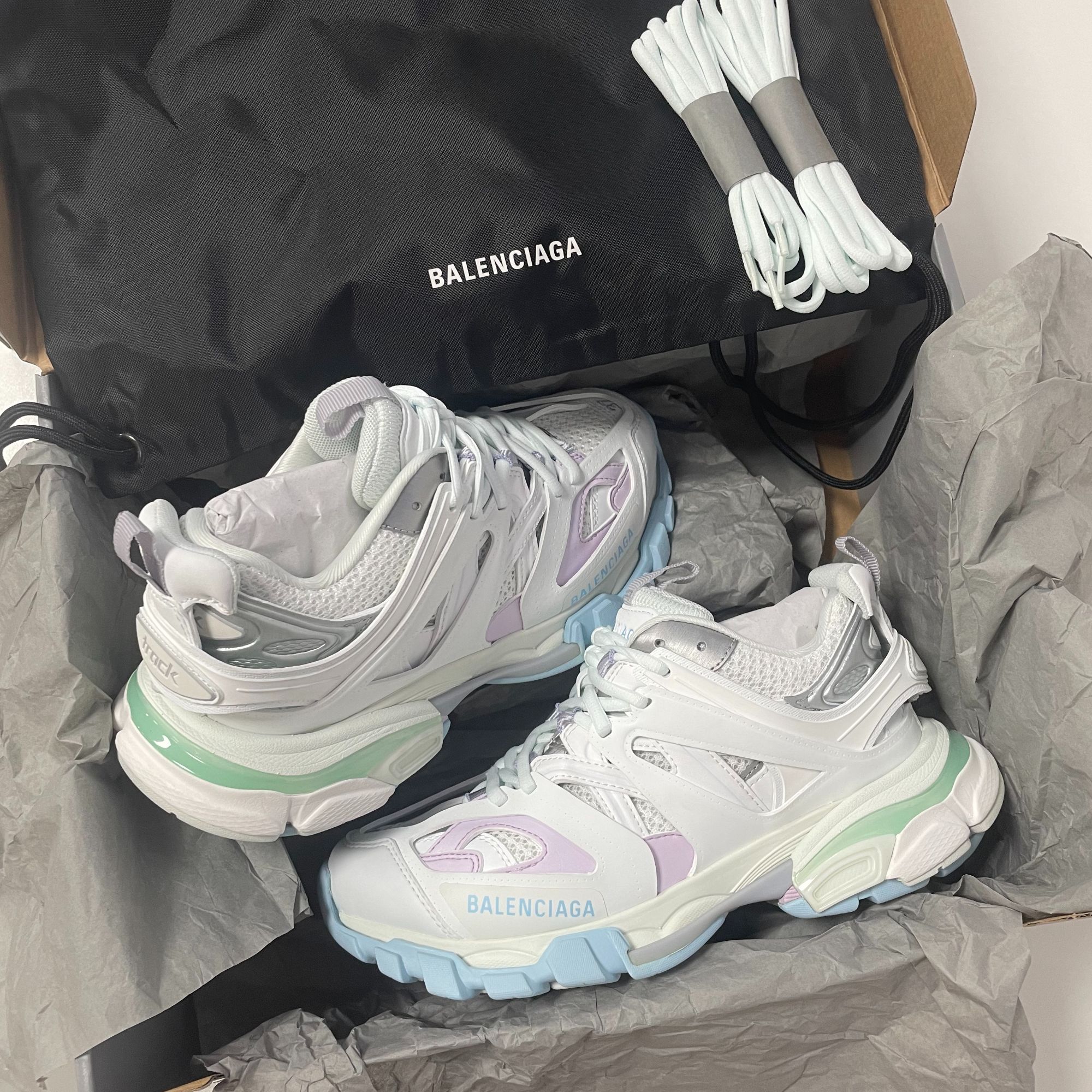 全新未使用 Balenciaga/巴黎世家 Track 马卡龙色 白蓝粉老爹鞋